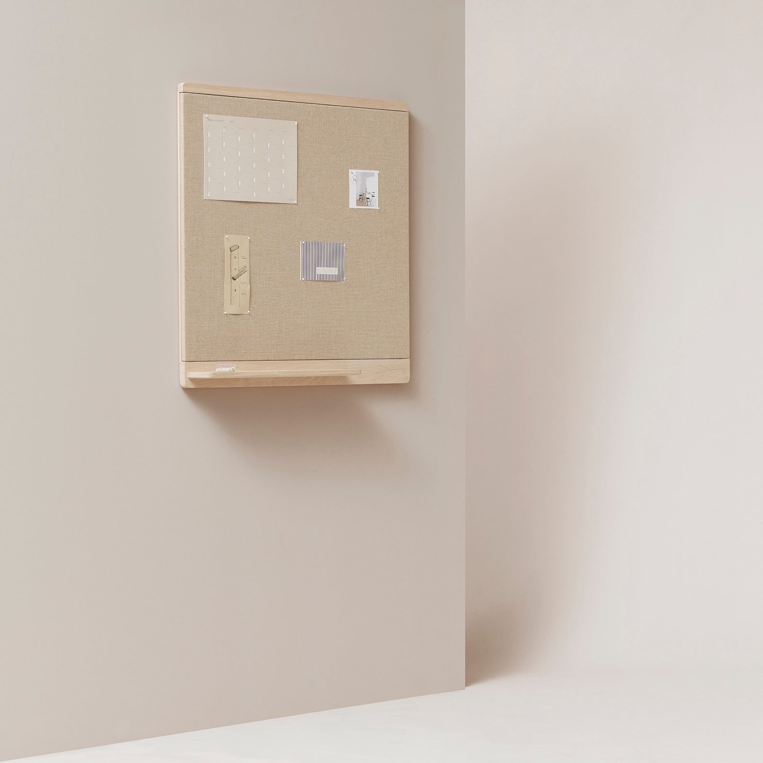 Form & Refine Rim Pinboard 75 x 75, White Oak – NORMODE