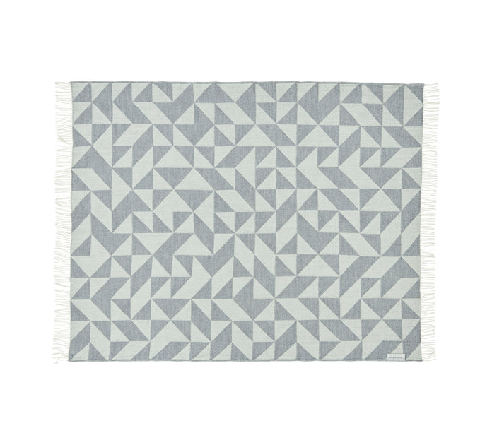 Silkeborg Uldspinderi Twist a Twill Throw - Light Grey – NORMODE