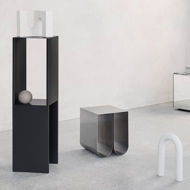 curved_side_table_steel_2_1200