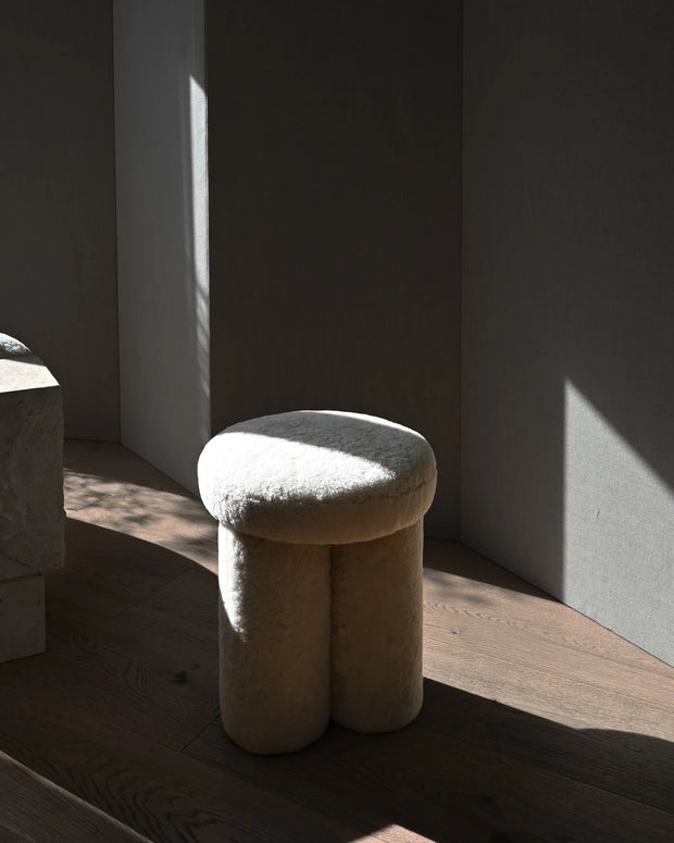 101 Copenhagen Big Foot Stool - Sandshell (Sheepskin)
