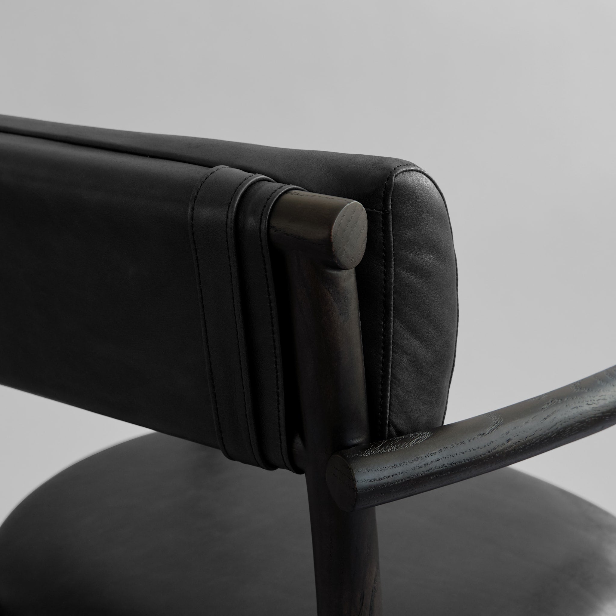101 Copenhagen - Nama Dining Chair, Armrest - Coffee Black, Aniline Leather - Dining Chair