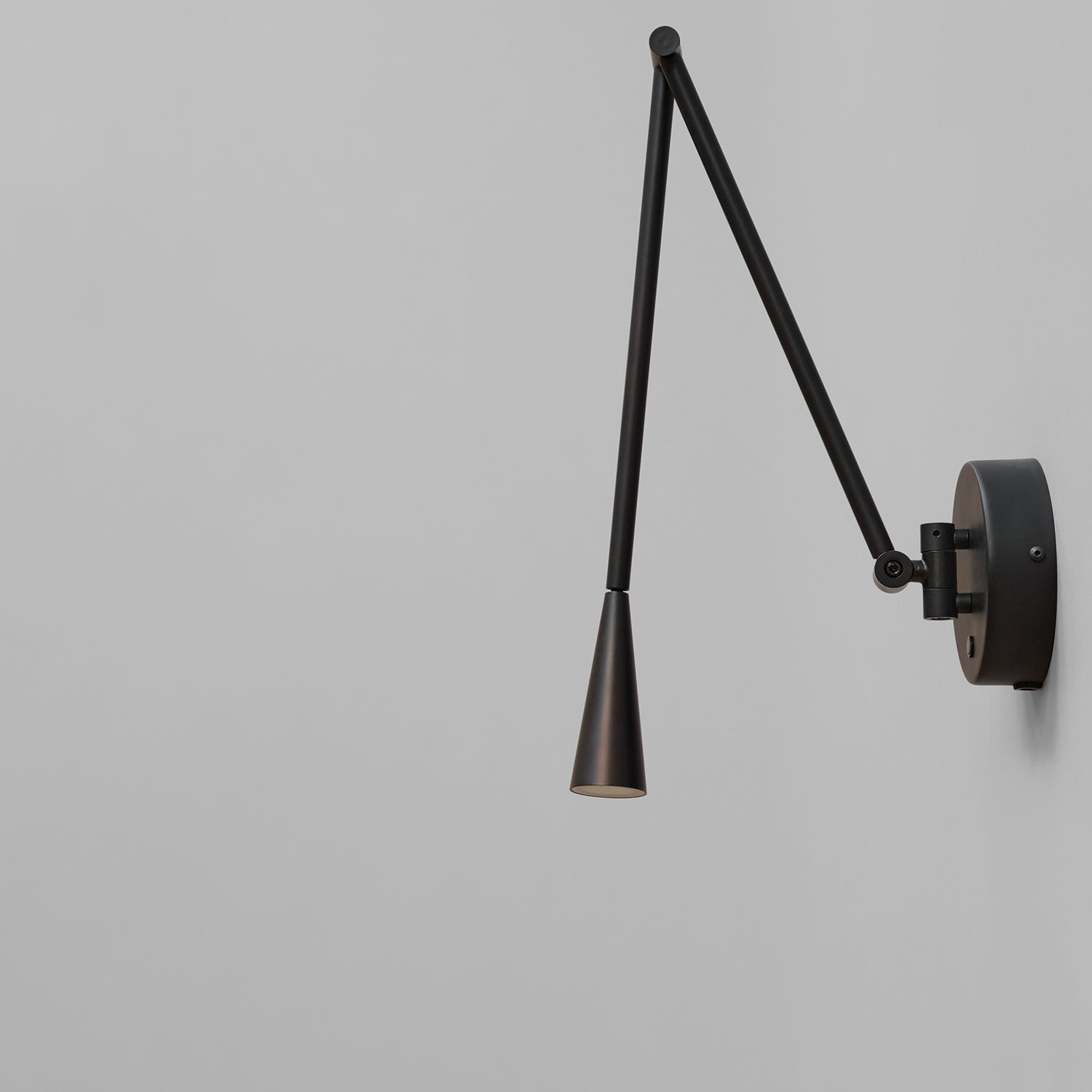 101 Copenhagen Snake Wall Lamp - Burned Black (UL N/A)