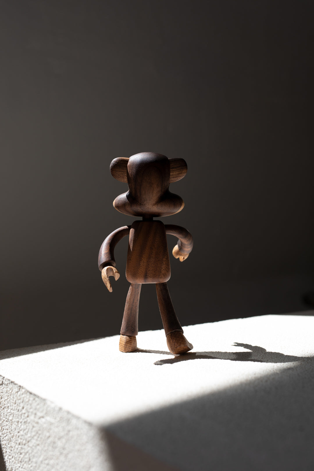   フィギュリン　ジュリアス　 Julius 熊 Boyhood Julius The Monkey – NORMODE