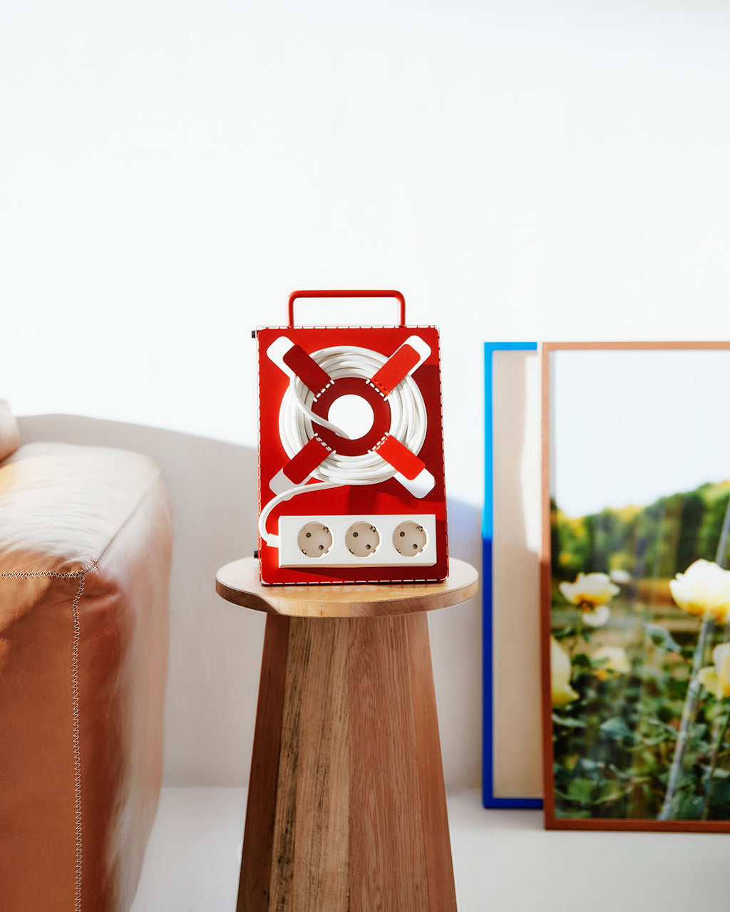 Pedestal Cable Stand - Fire Red