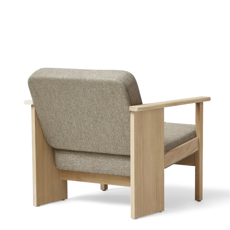 Form & Refine Block Lounge Chair, White Oak Hallingdal 65-227