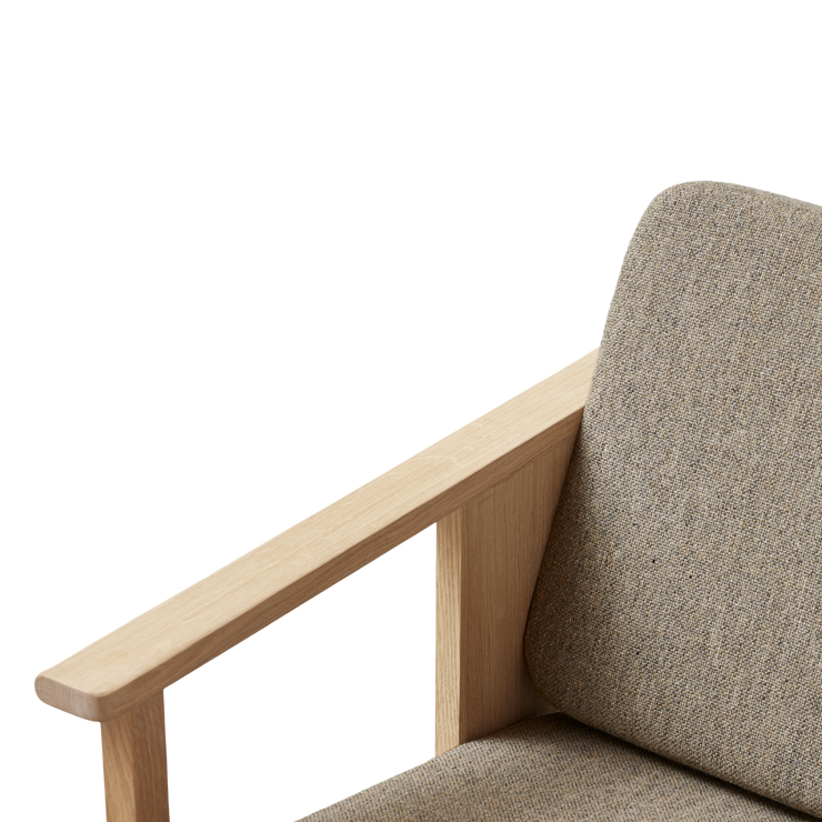 Form & Refine Block Lounge Chair, White Oak Hallingdal 65-227