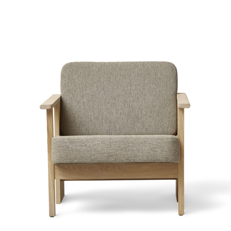 Form & Refine Block Lounge Chair, White Oak Hallingdal 65-227