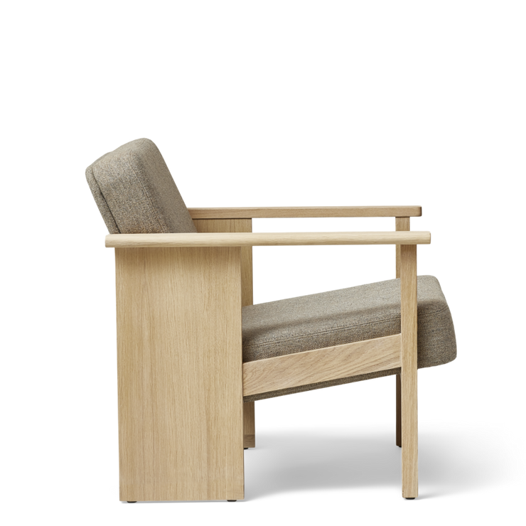 Form & Refine Block Lounge Chair, White Oak Hallingdal 65-227