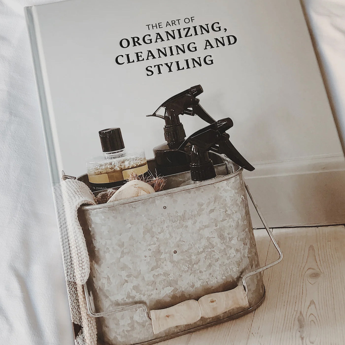 Humdakin Book: The Art of Organizing, Cleaning and Styling