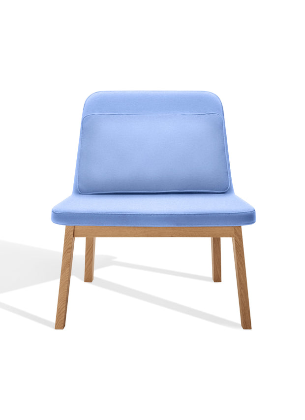 Møbel Copenhagen LEAN Lounge Chair, Oiled Oak w/Cushion