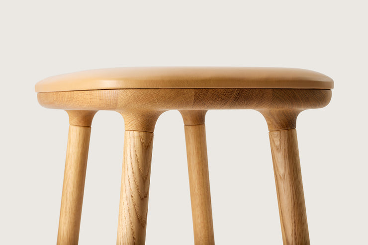 Møbel Copenhagen CUBA Bar Stool, Oiled Oak