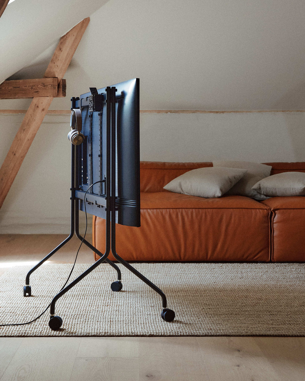 Pedestal Mount Bundle - Charcoal