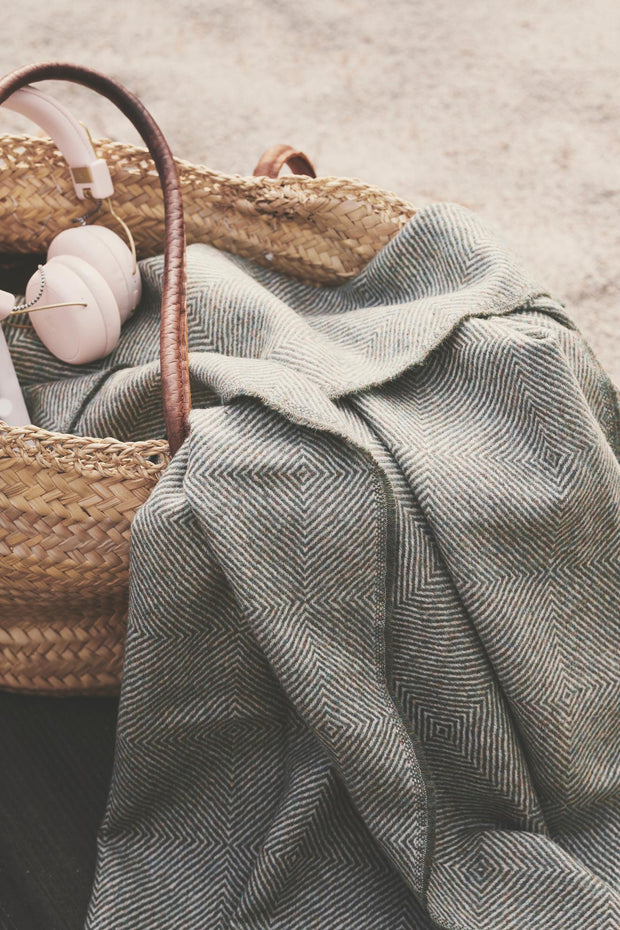 Silkeborg Uldspinderi La Paz Throw - Dark Grey