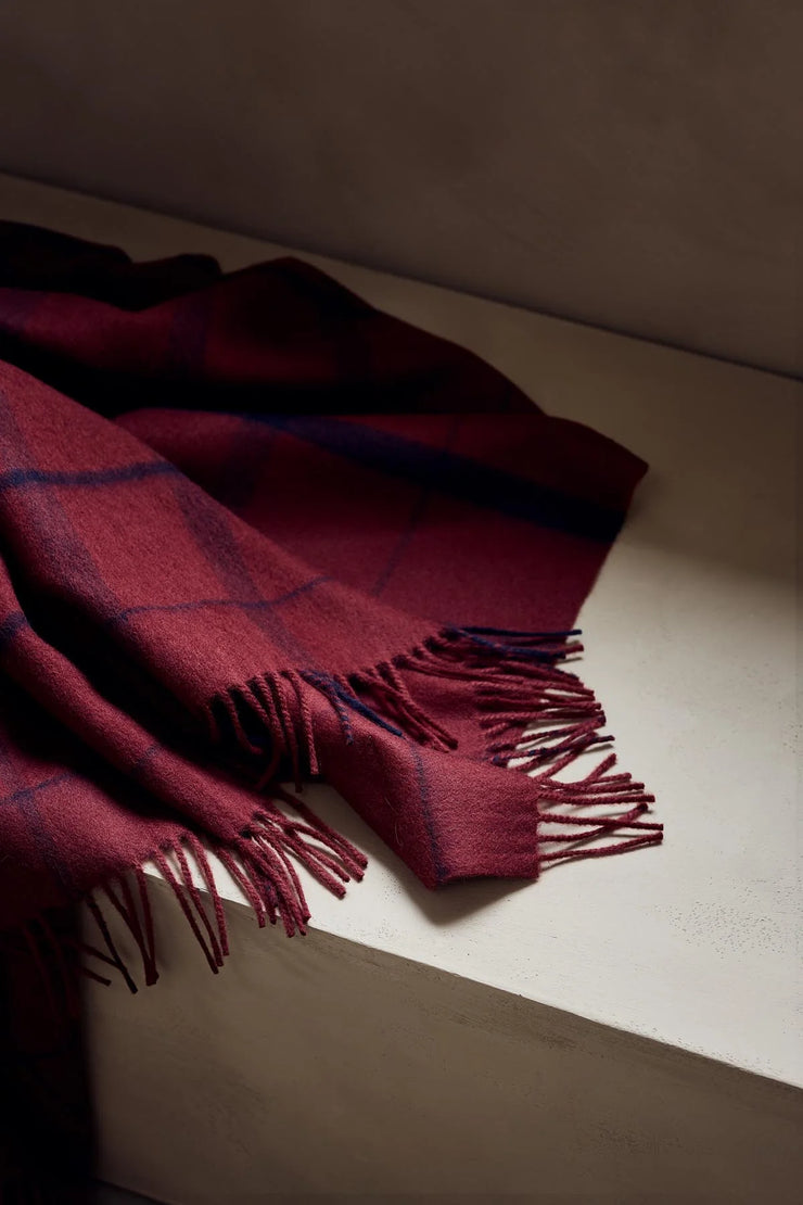 Silkeborg Uldspinderi Warp & Weft Throw - Beetroot/Midnight