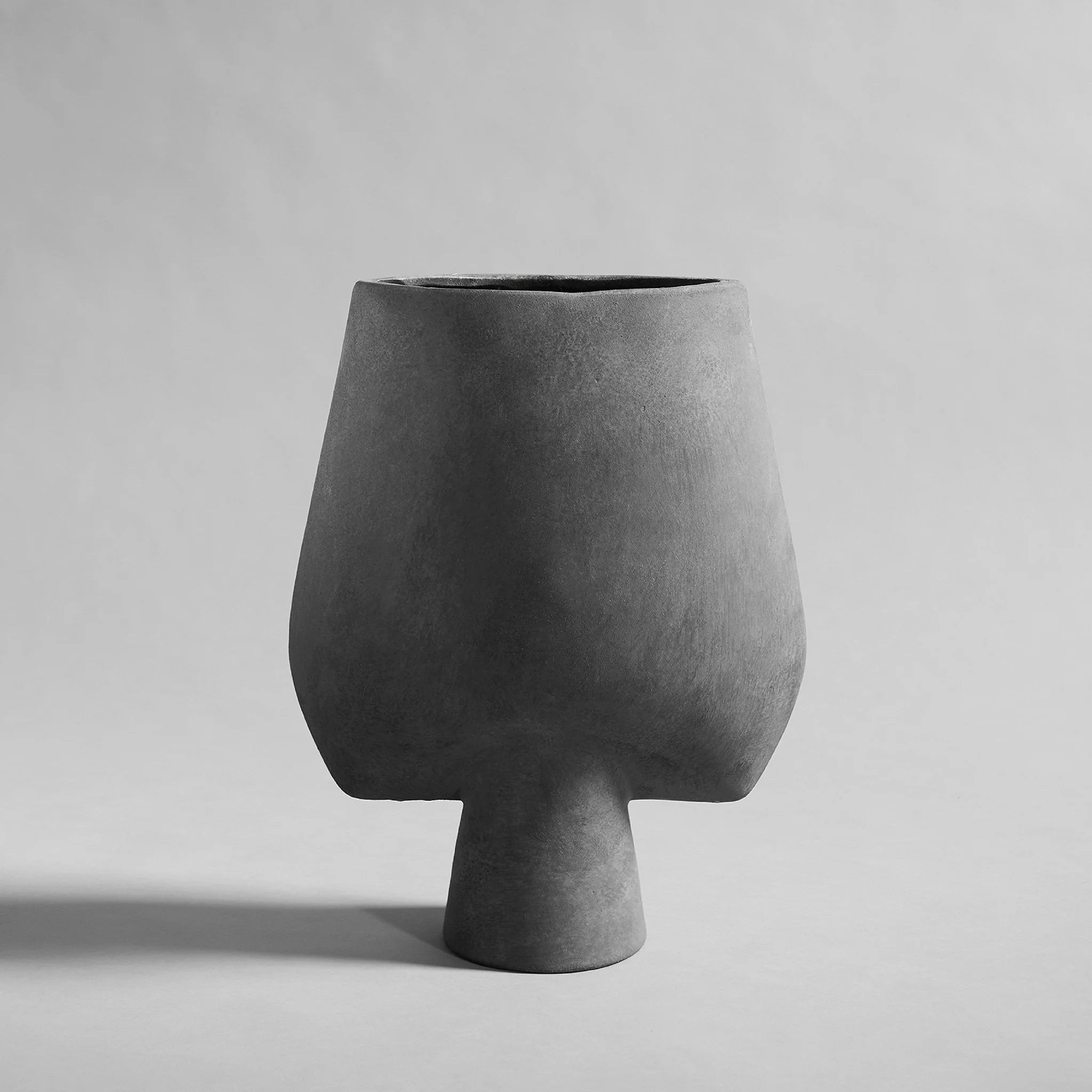 101 Copenhagen Sphere Vase Square, Big - Dark Grey