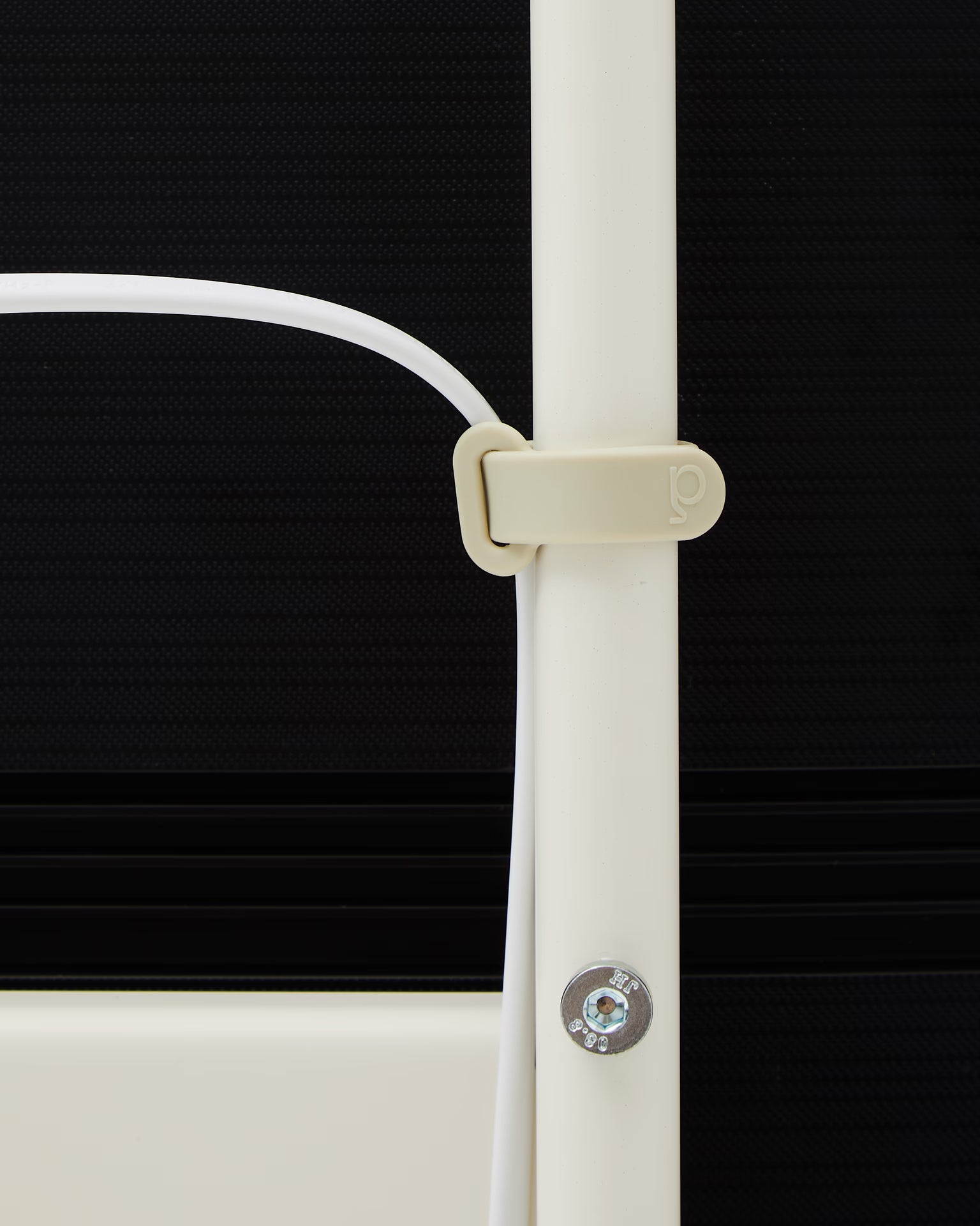 Pedestal Cable Tie - Burnin' Red