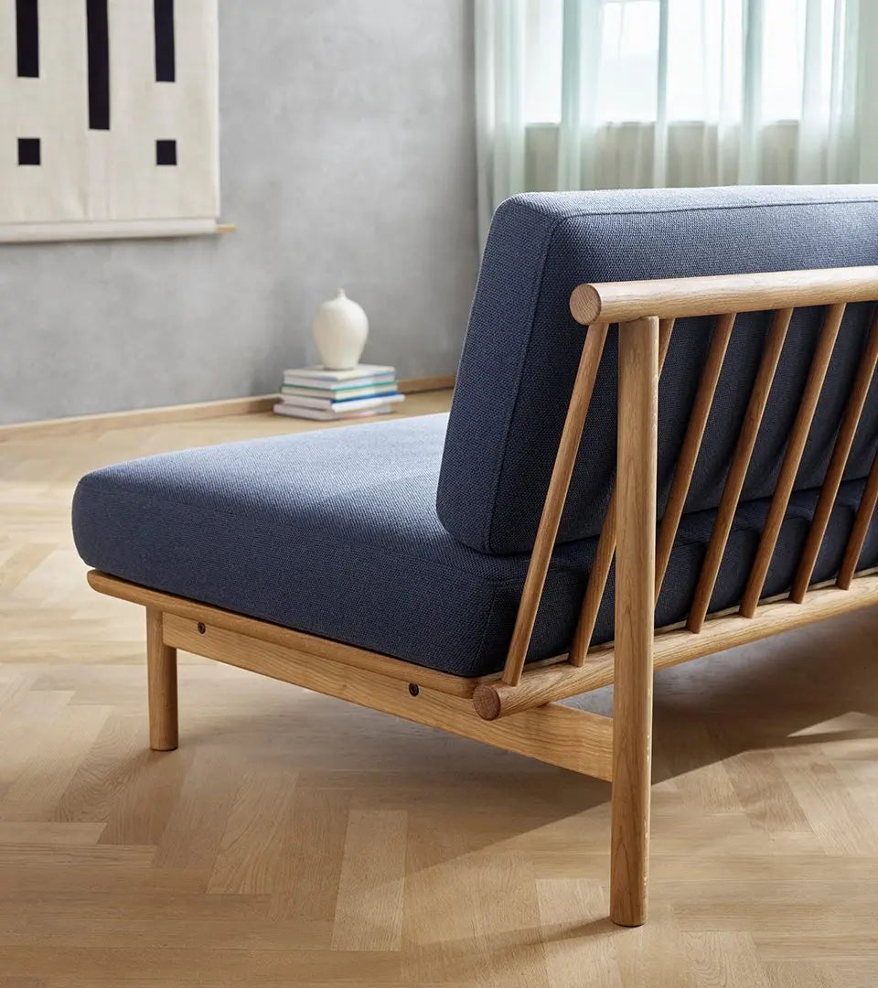 TAKT Spoke Sofa