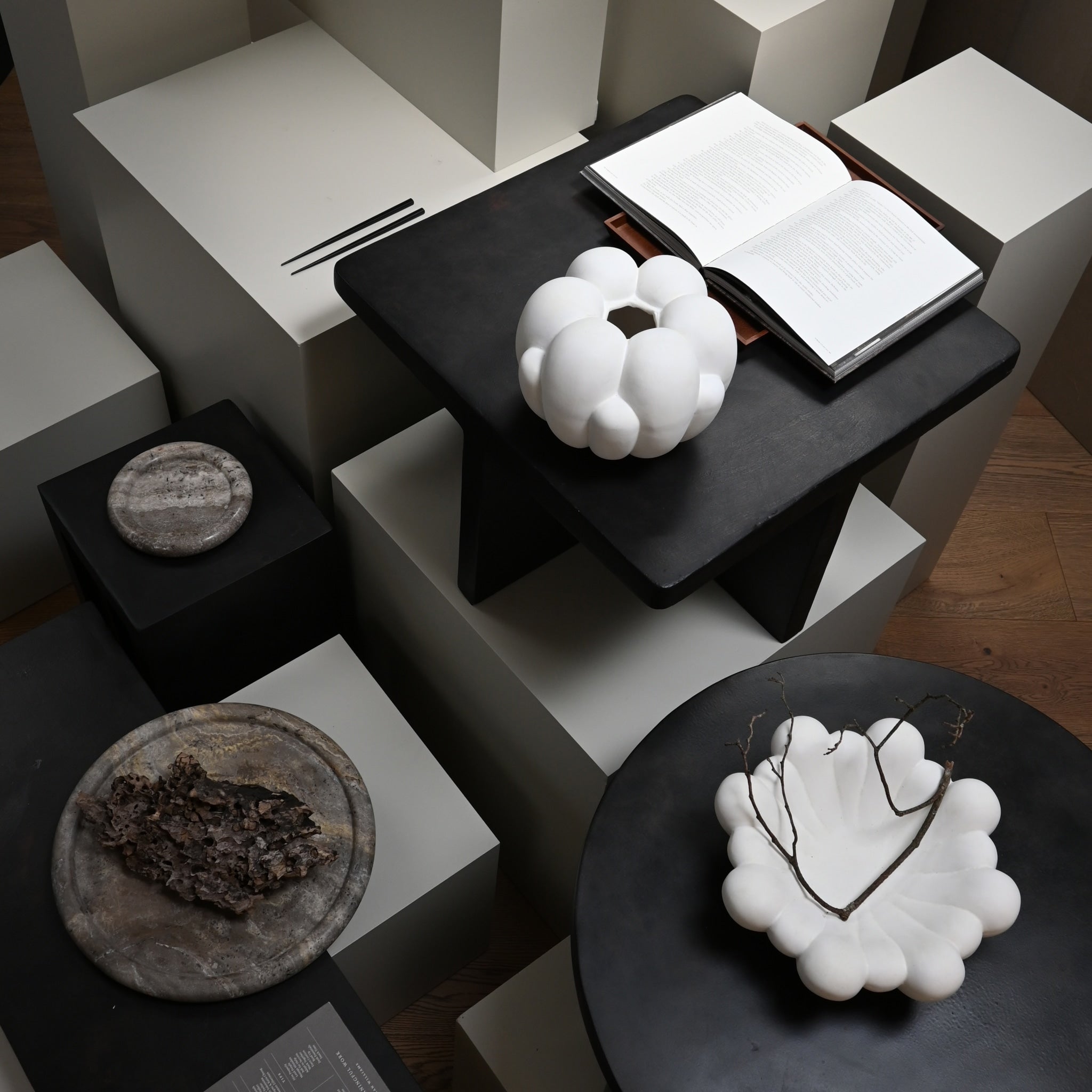 101 Copenhagen Bloom Tray, Medio - Bone White – NORMODE 101 Copenhagen Bloom Tray, Medio - Bone White – NORMODE