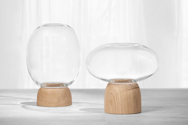 ChiCura Copenhagen Morchella Vase Oak/Clear Glass, h. 27 cm Living / Containers & Vases Oak / Clear