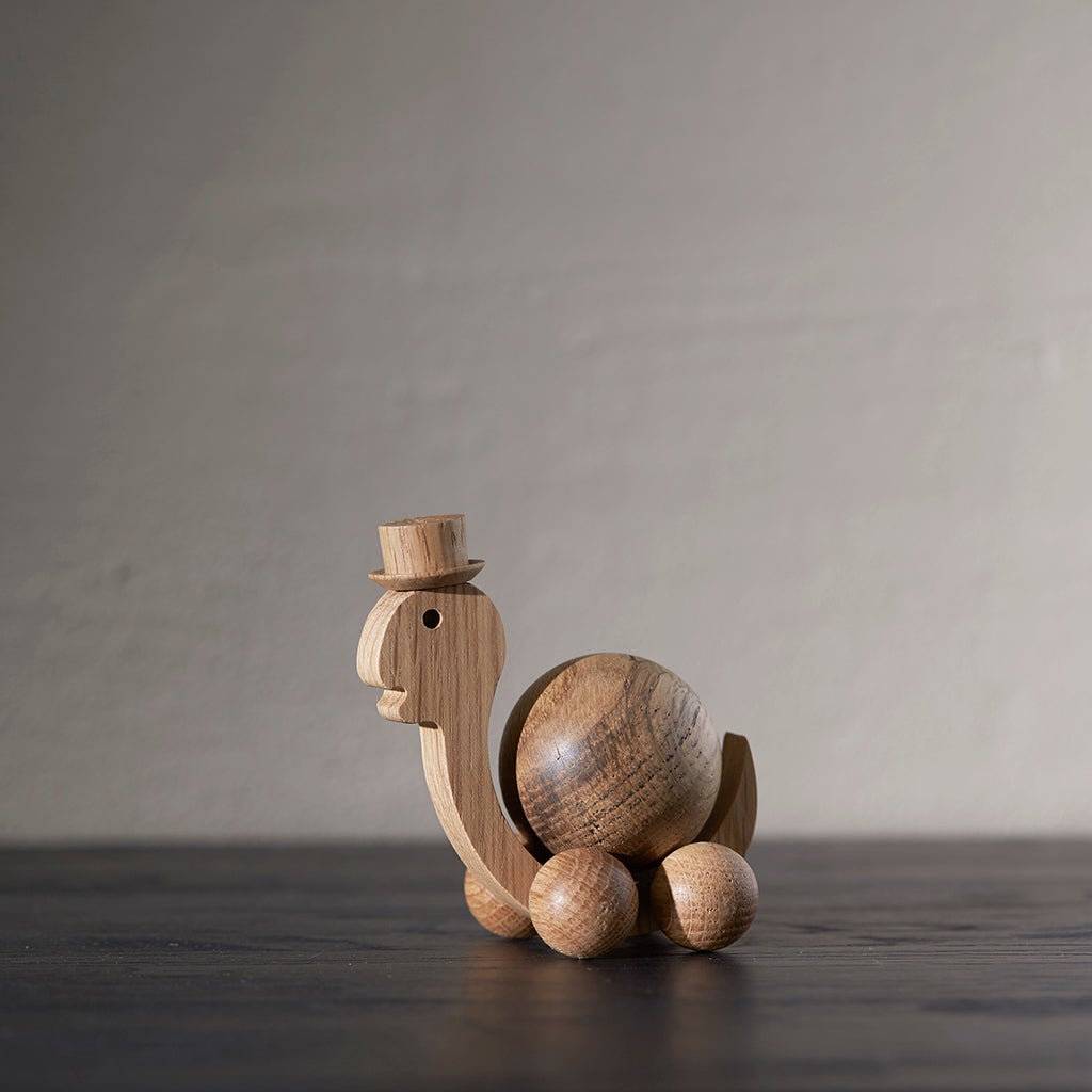 ChiCura Copenhagen Spinning Turtle - Small Living / Figures & Dice Oak
