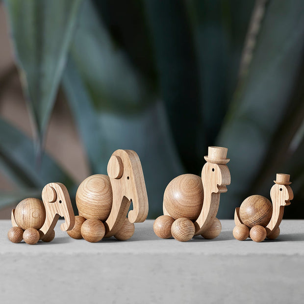 ChiCura Copenhagen Spinning Elephant - Medium Living / Figures & Dice Oak