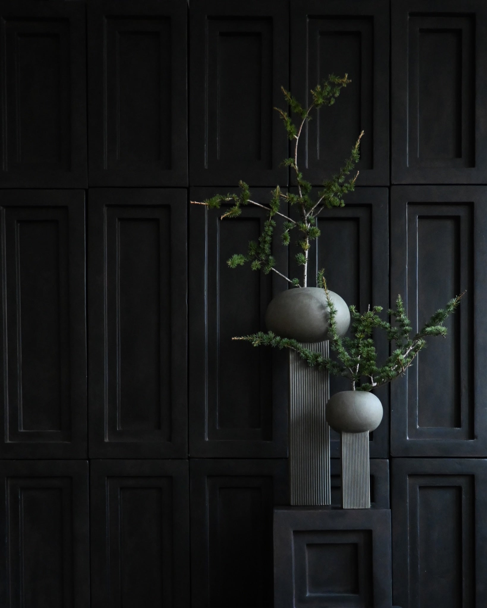 Empire Vase, Big - Dark Grey - 101 CPH