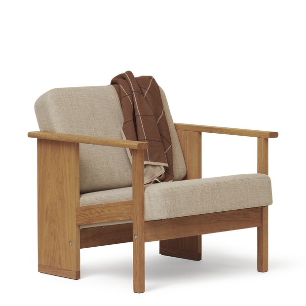 Form & Refine Block Lounge Chair, Oak - COM