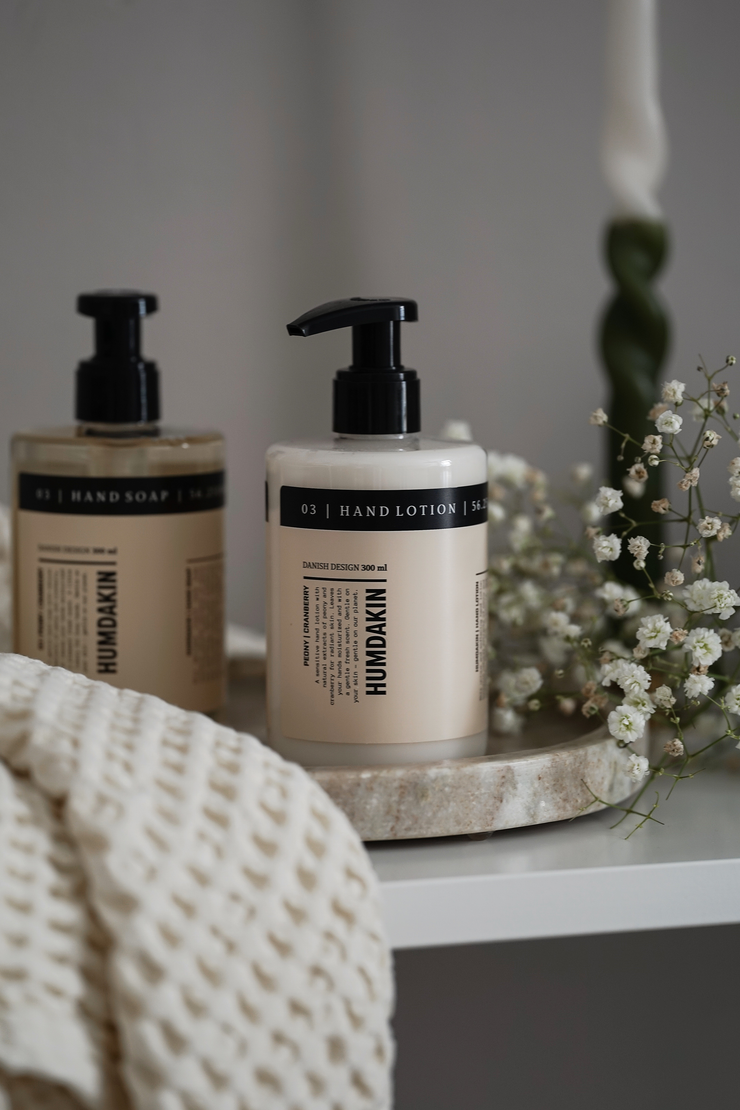 HUMDAKIN Humdakin 02 hand lotion 300 ml - elderberry and sea buckthorn Hand care