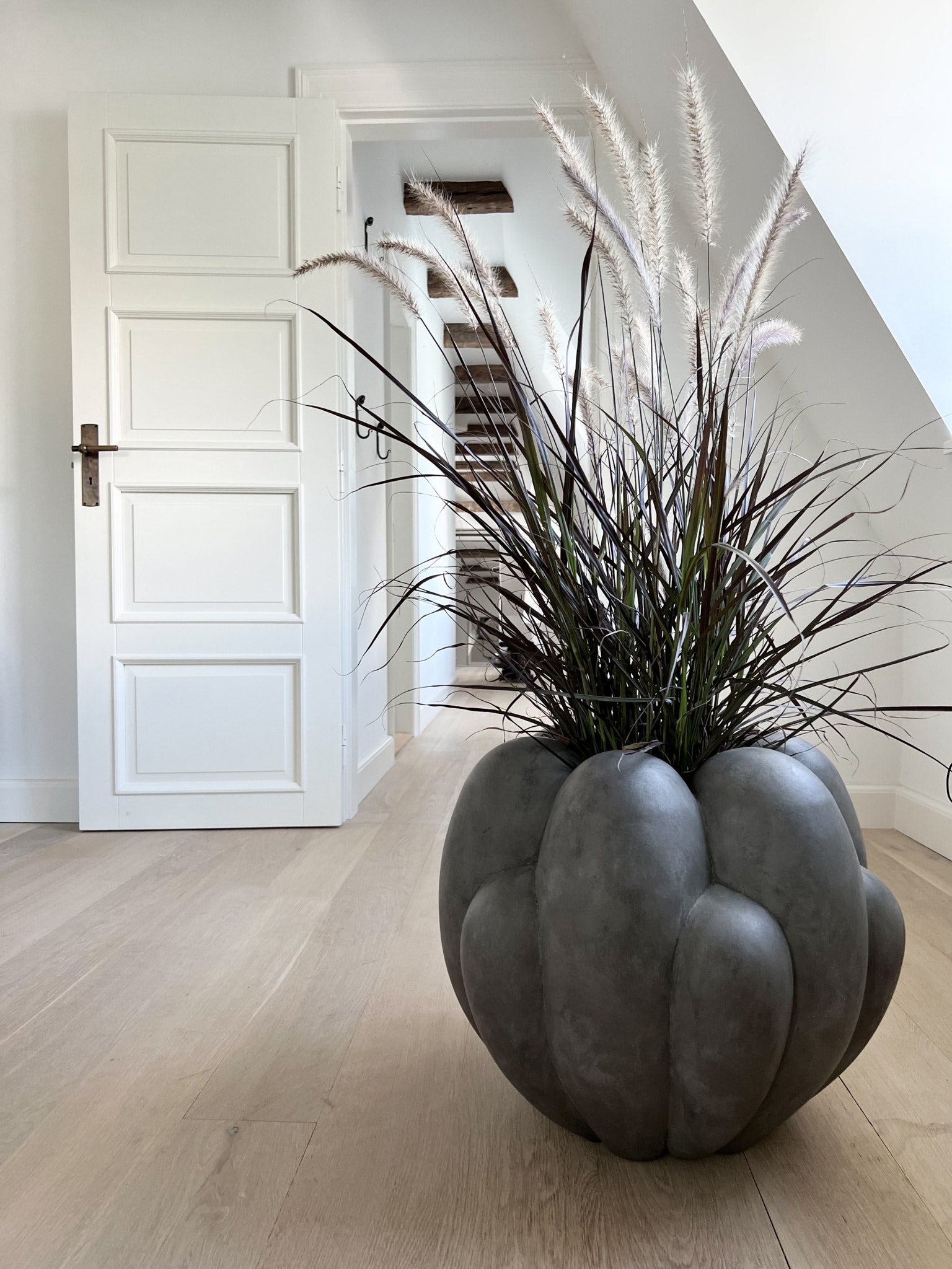 Bloom Vase, Big - Dark Grey - 101 CPH