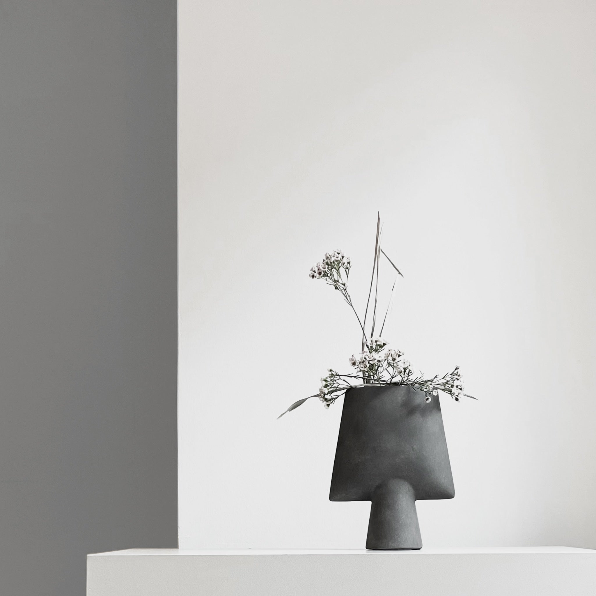 Sphere Vase Square, Mini - Dark Grey - 101 CPH