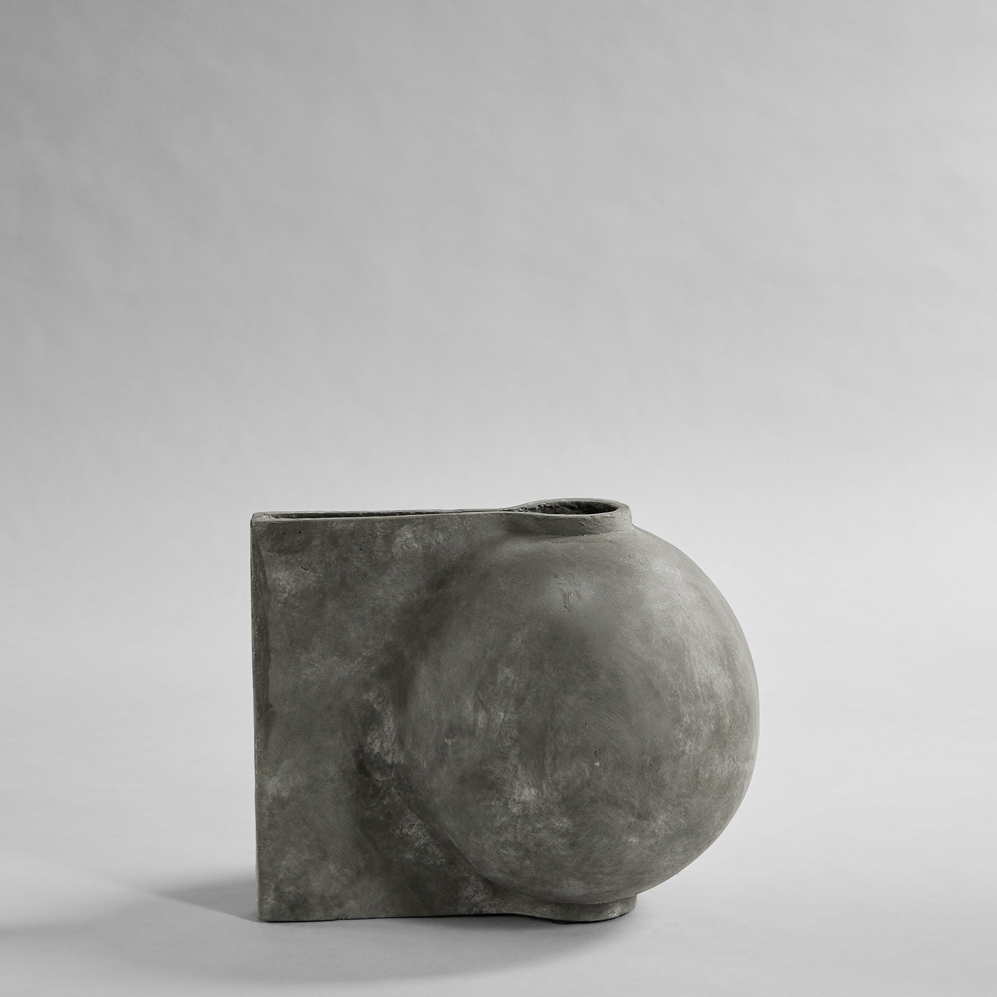 Offset Vase, Mini - Dark Grey - 101 CPH