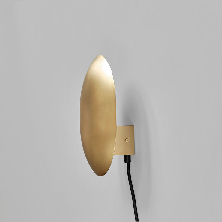 Clam Wall Lamp - Brass - 101 CPH